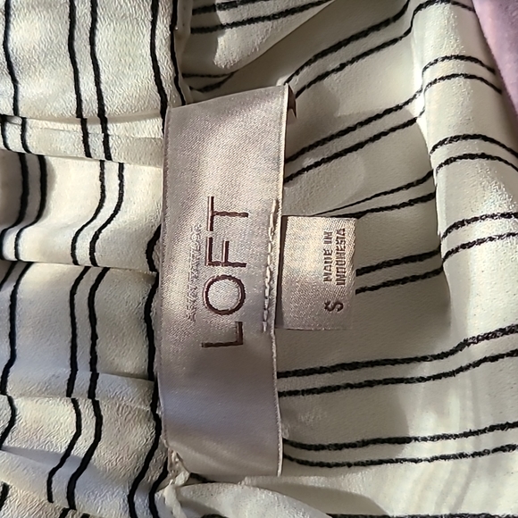 White striped top, off shoulder with ties - Picture 4 of 4